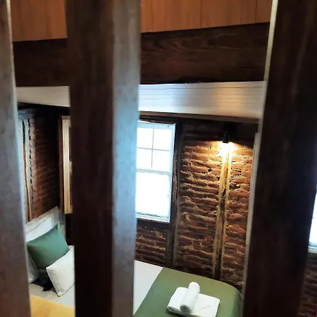 Casa da Praça Velha Suit Mez. 4 Maison d'hôtes *