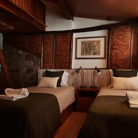 Casa da Praça Velha Suit Mez. 4 Maison d'hôtes *